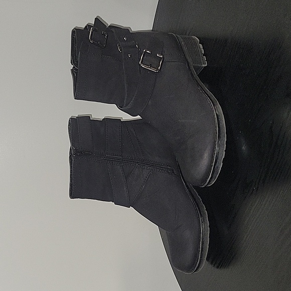 Women's Kohls Black Size 7 Med Adjustable Boots - Picture 3 of 11